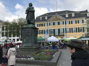 Frühlingsmarkt auf dem Bonner Münsterplatz